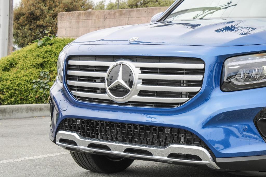 new 2025 Mercedes-Benz GLB 250 car, priced at $52,610