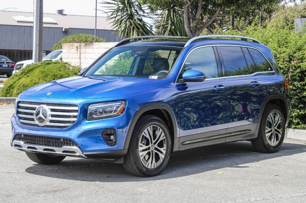 new 2024 Mercedes-Benz GLB 250 car, priced at $52,075