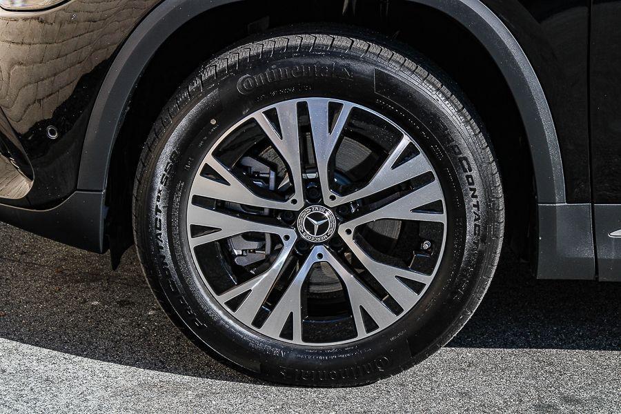 used 2025 Mercedes-Benz GLA 250 car, priced at $37,911