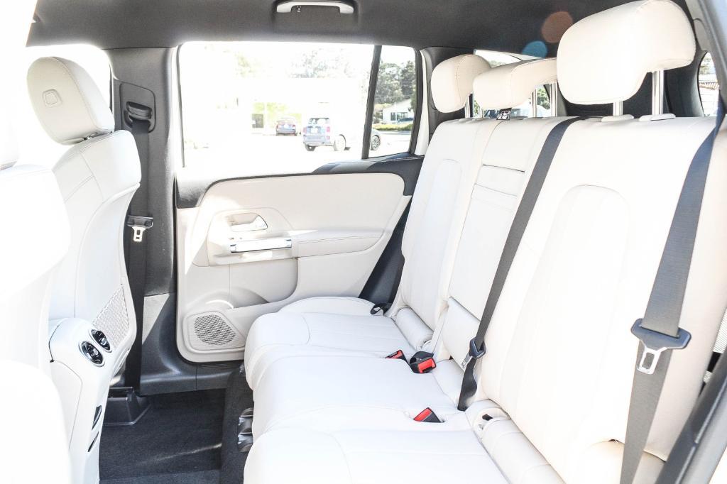 new 2025 Mercedes-Benz GLB 250 car, priced at $49,595