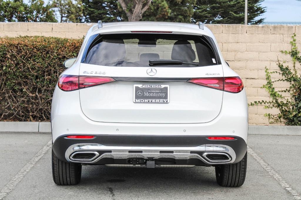 new 2024 Mercedes-Benz GLC 300 car, priced at $54,445