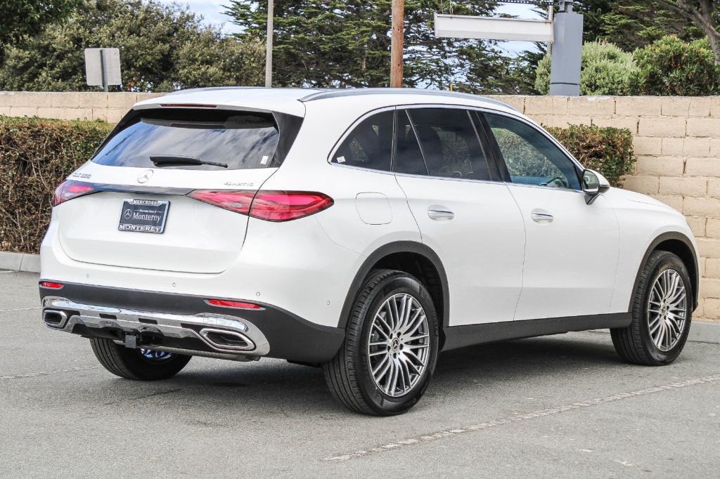 new 2024 Mercedes-Benz GLC 300 car, priced at $54,445