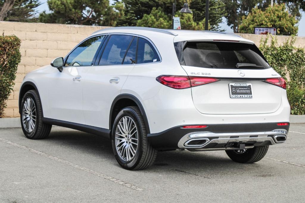 new 2024 Mercedes-Benz GLC 300 car, priced at $54,445