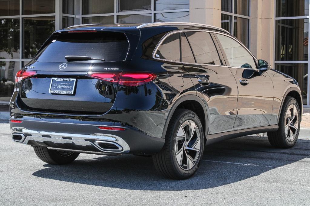 new 2024 Mercedes-Benz GLC 300 car, priced at $53,615