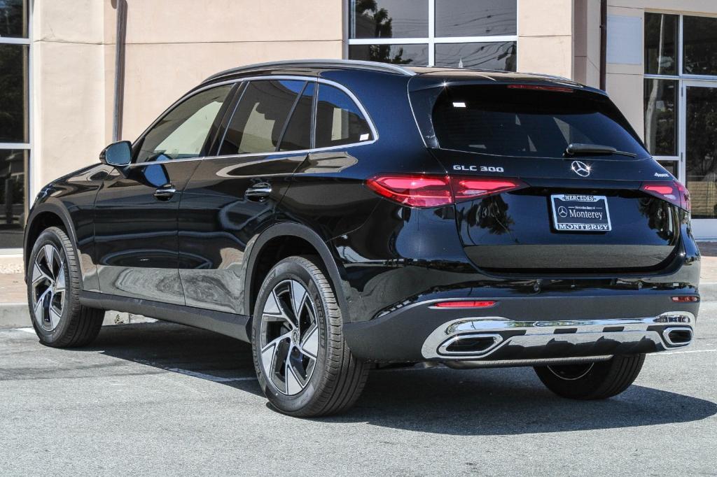 new 2024 Mercedes-Benz GLC 300 car, priced at $53,615