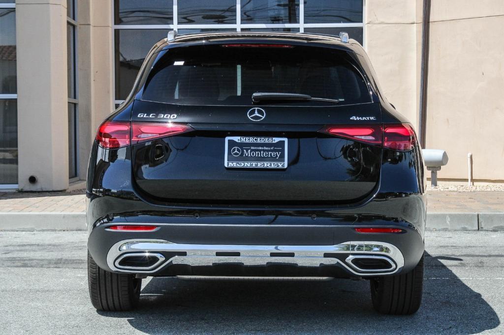 new 2024 Mercedes-Benz GLC 300 car, priced at $53,615