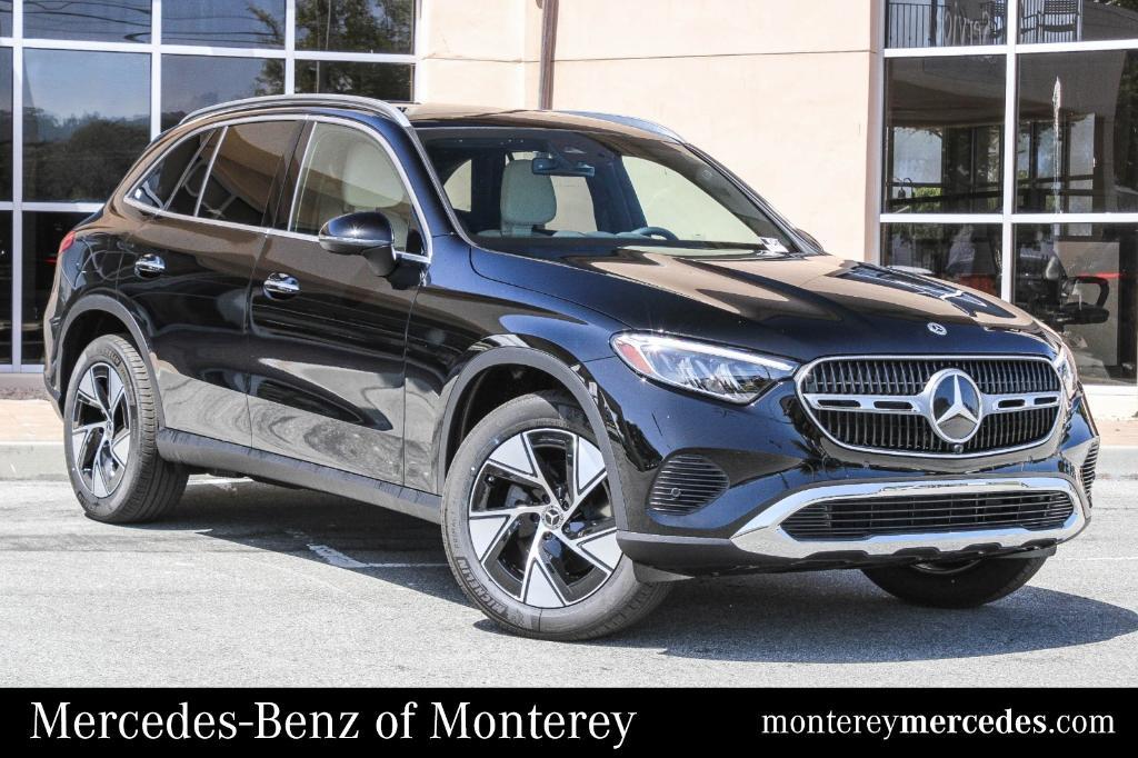 new 2024 Mercedes-Benz GLC 300 car, priced at $53,615