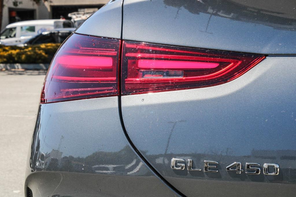 new 2025 Mercedes-Benz GLE 450 car, priced at $89,890