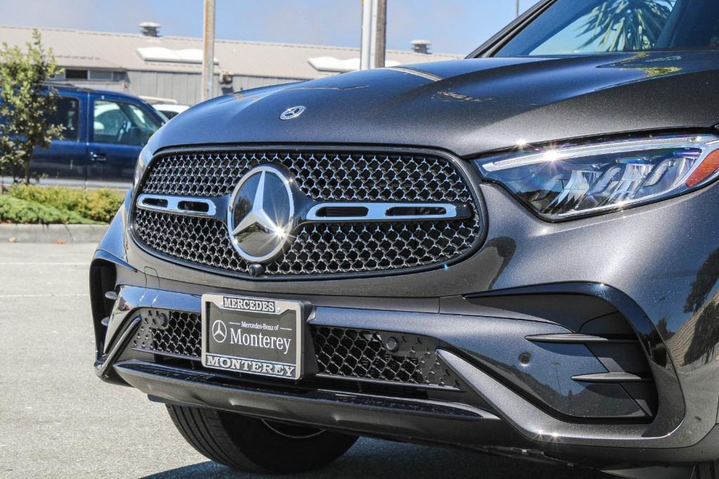 new 2024 Mercedes-Benz GLC 300 car, priced at $58,820