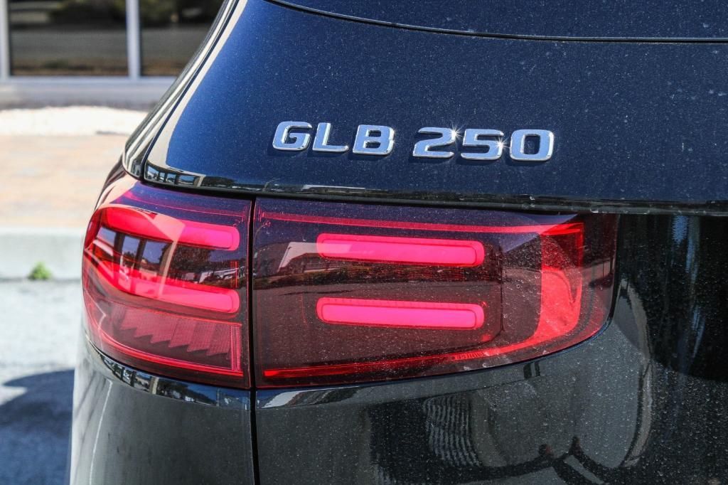 new 2024 Mercedes-Benz GLB 250 car, priced at $53,815