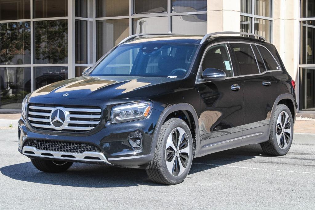 new 2024 Mercedes-Benz GLB 250 car, priced at $53,815