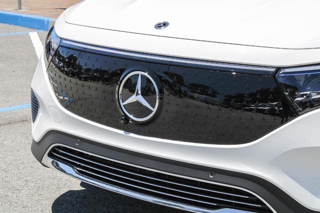 new 2025 Mercedes-Benz EQB 250 car, priced at $58,100