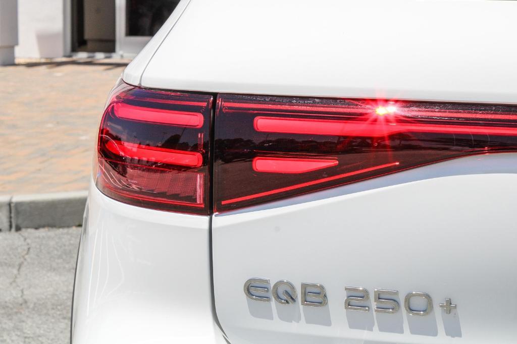 new 2025 Mercedes-Benz EQB 250 car, priced at $58,100