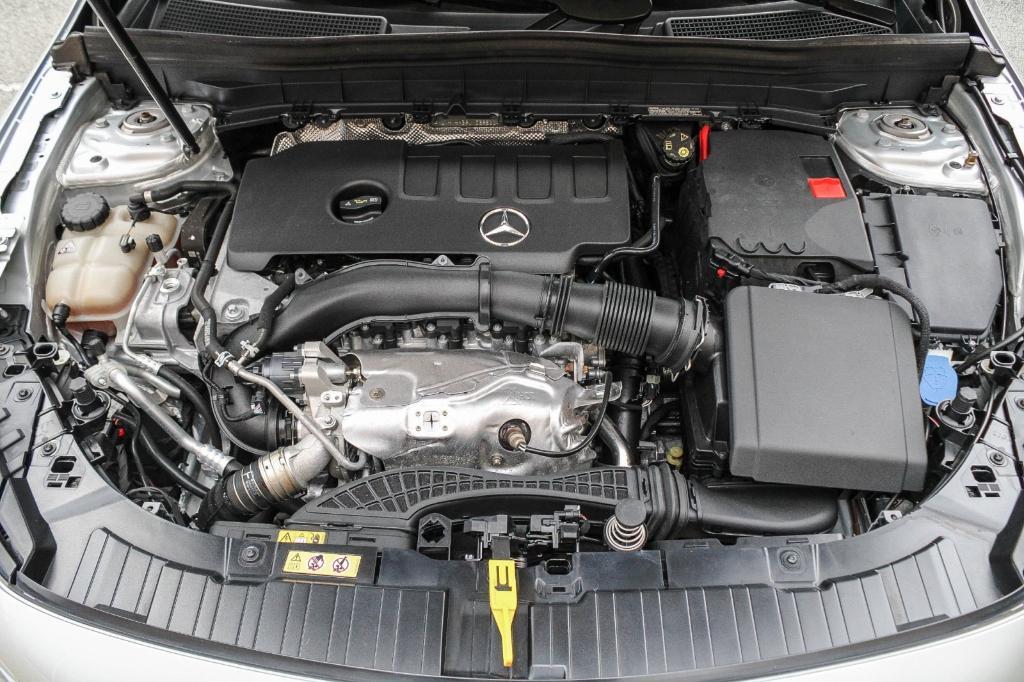 used 2020 Mercedes-Benz GLB 250 car, priced at $32,989