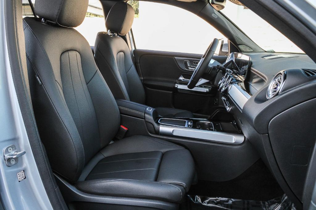 used 2025 Mercedes-Benz GLB 250 car, priced at $44,770