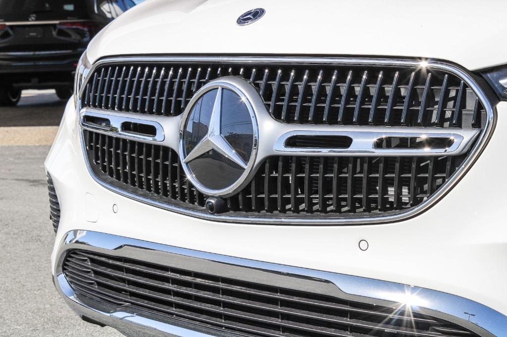 new 2025 Mercedes-Benz GLC 300 car, priced at $53,385