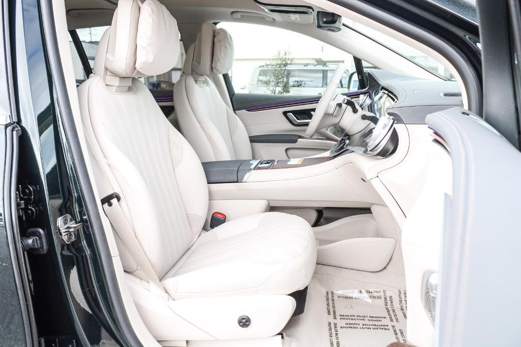 new 2025 Mercedes-Benz EQS 450 car, priced at $110,935
