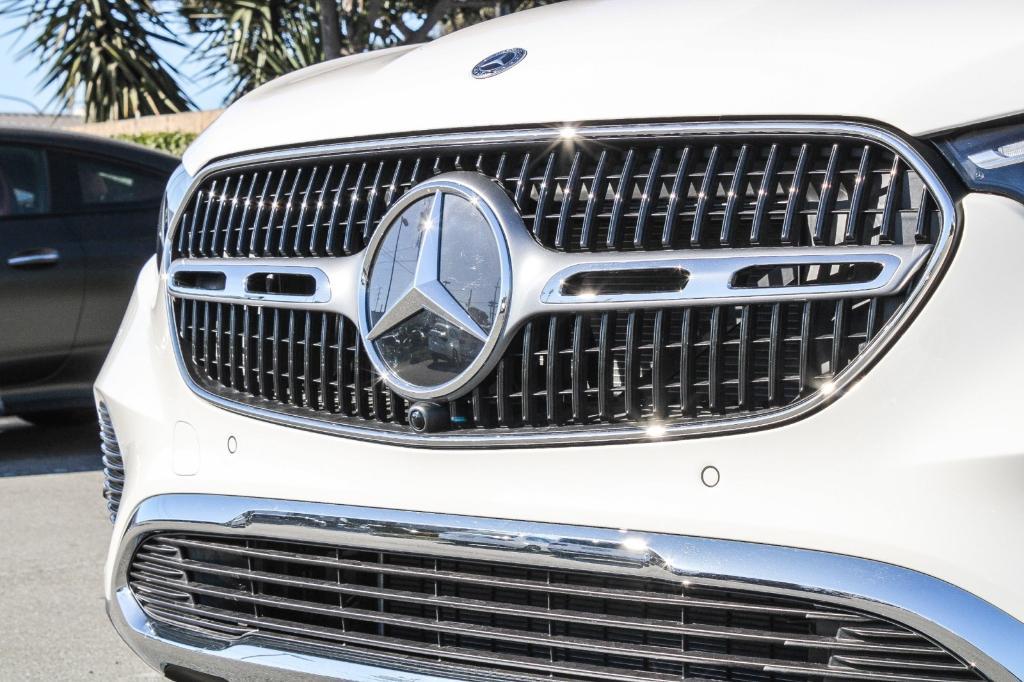 new 2025 Mercedes-Benz GLC 300 car, priced at $53,385