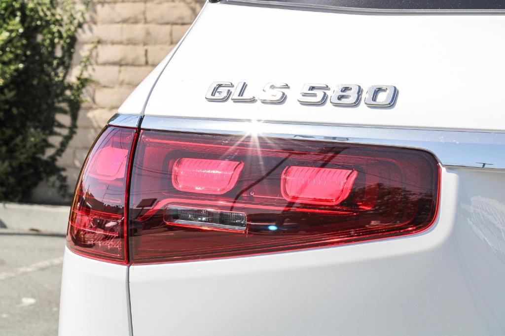 new 2025 Mercedes-Benz GLS 580 car, priced at $124,645