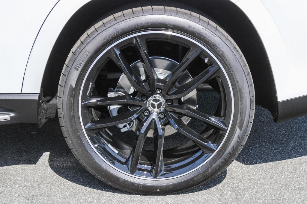 new 2025 Mercedes-Benz GLS 580 car, priced at $124,645