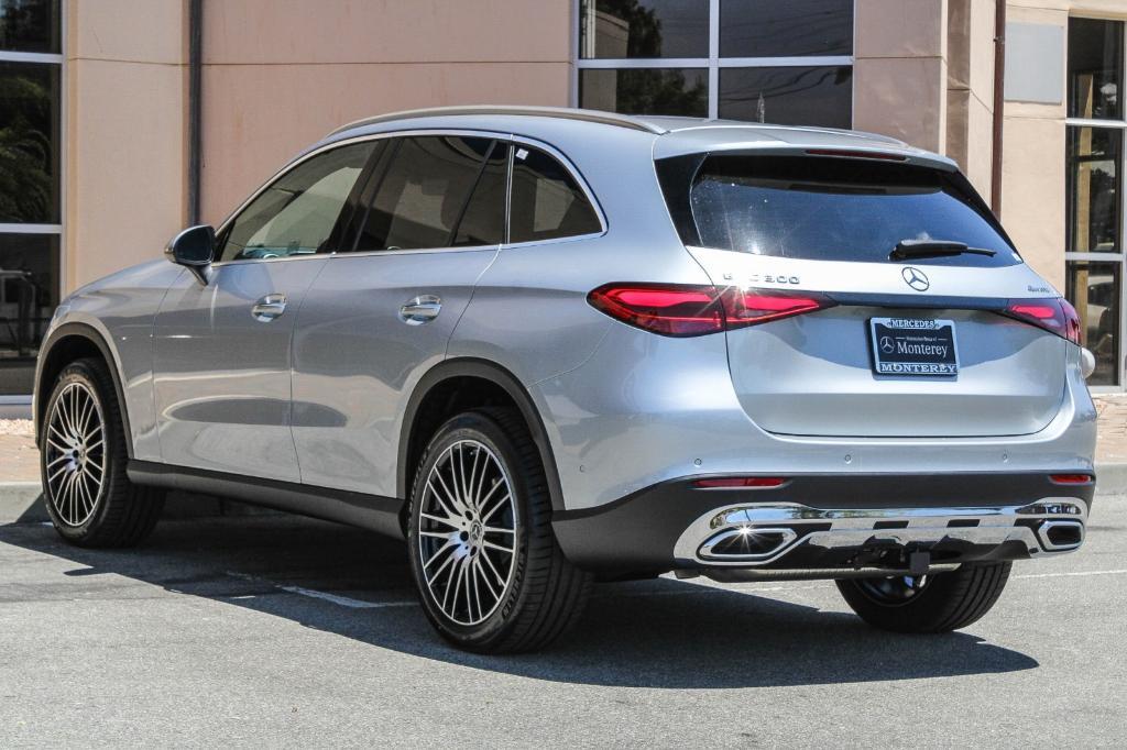 new 2024 Mercedes-Benz GLC 300 car, priced at $56,245