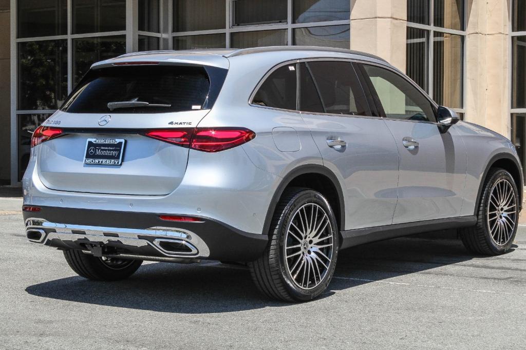 new 2024 Mercedes-Benz GLC 300 car, priced at $56,245