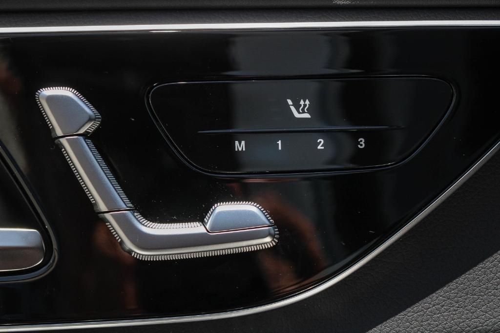 new 2025 Mercedes-Benz GLC 350e car, priced at $68,555