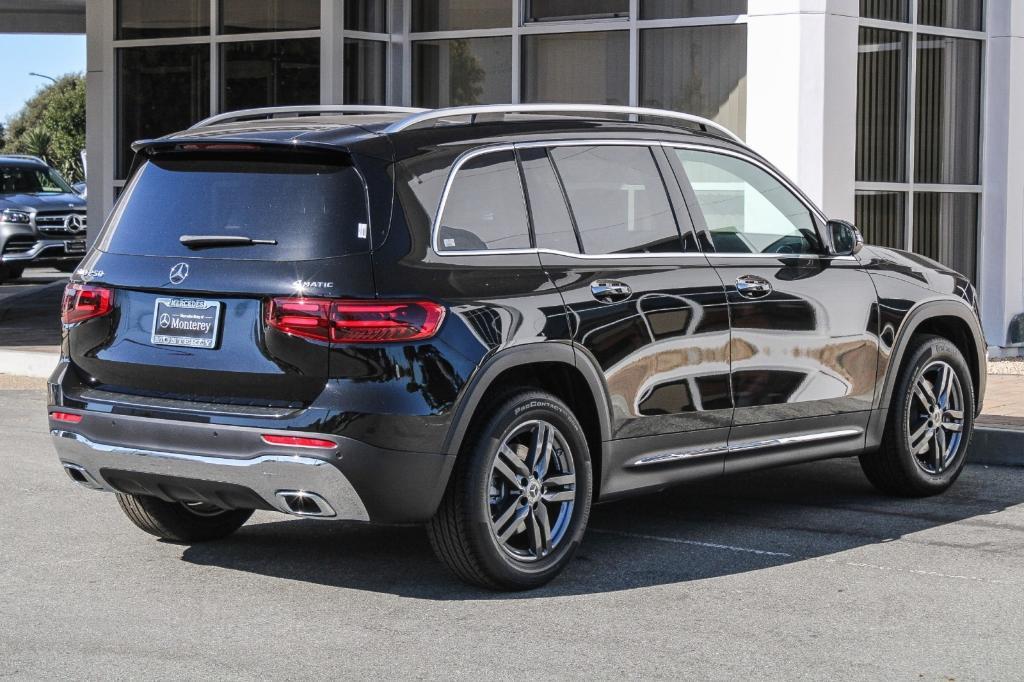 new 2025 Mercedes-Benz GLB 250 car, priced at $51,510