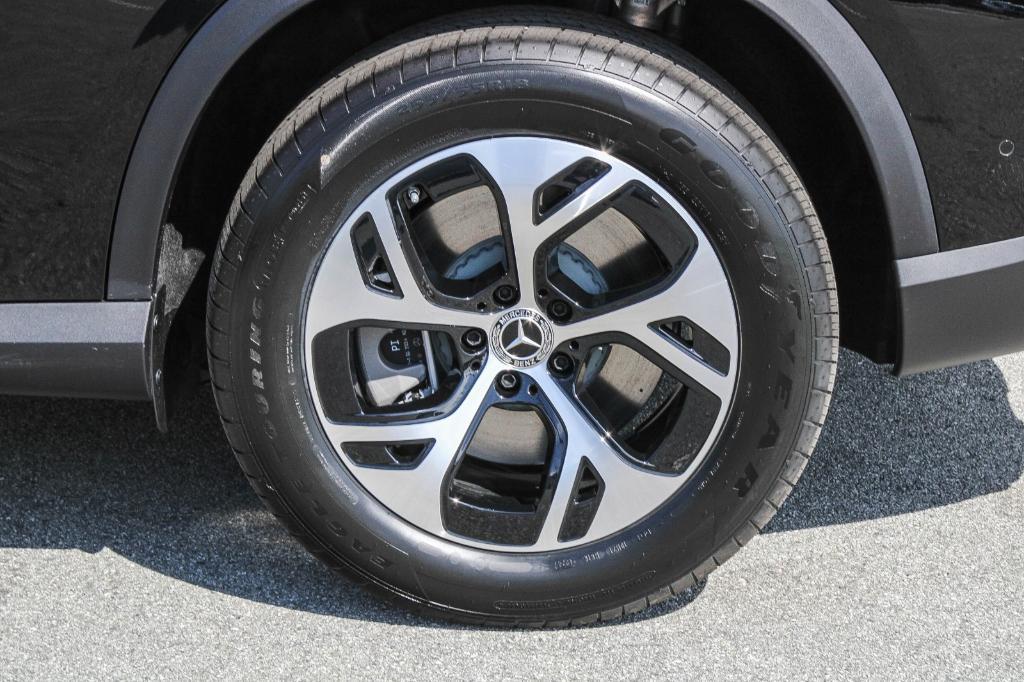 new 2025 Mercedes-Benz GLC 350e car, priced at $61,050