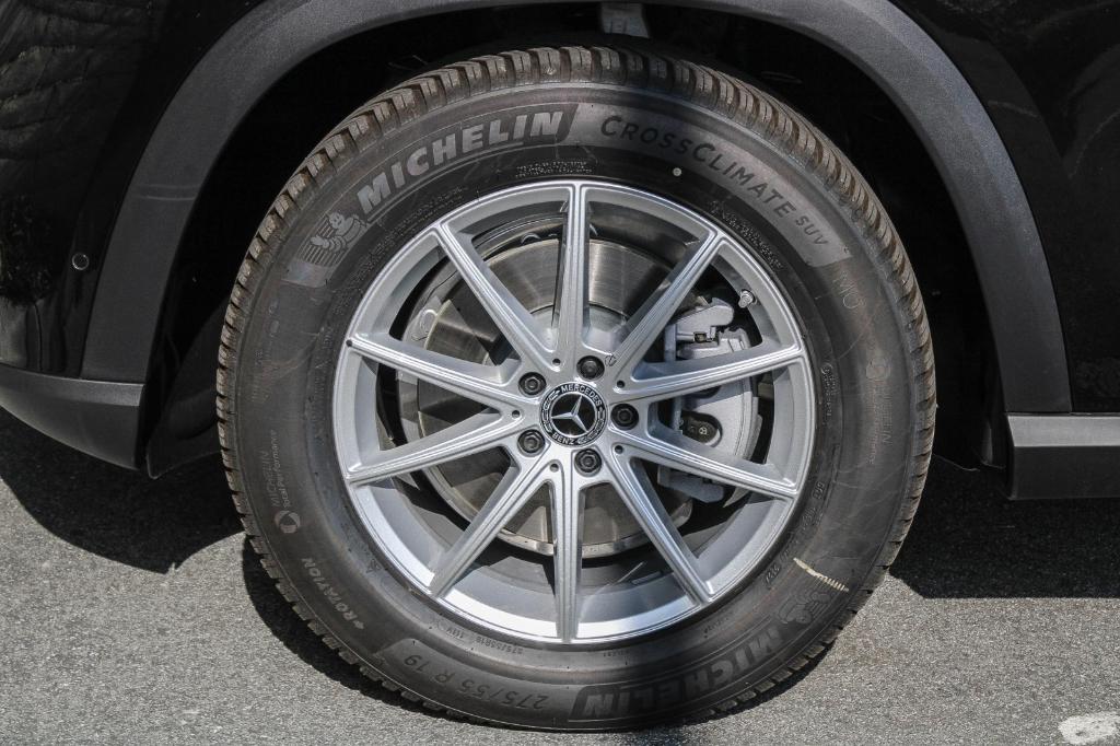 new 2025 Mercedes-Benz GLE 350 car, priced at $67,895