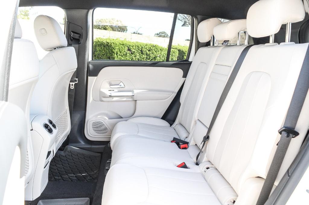 new 2025 Mercedes-Benz GLB 250 car, priced at $49,605