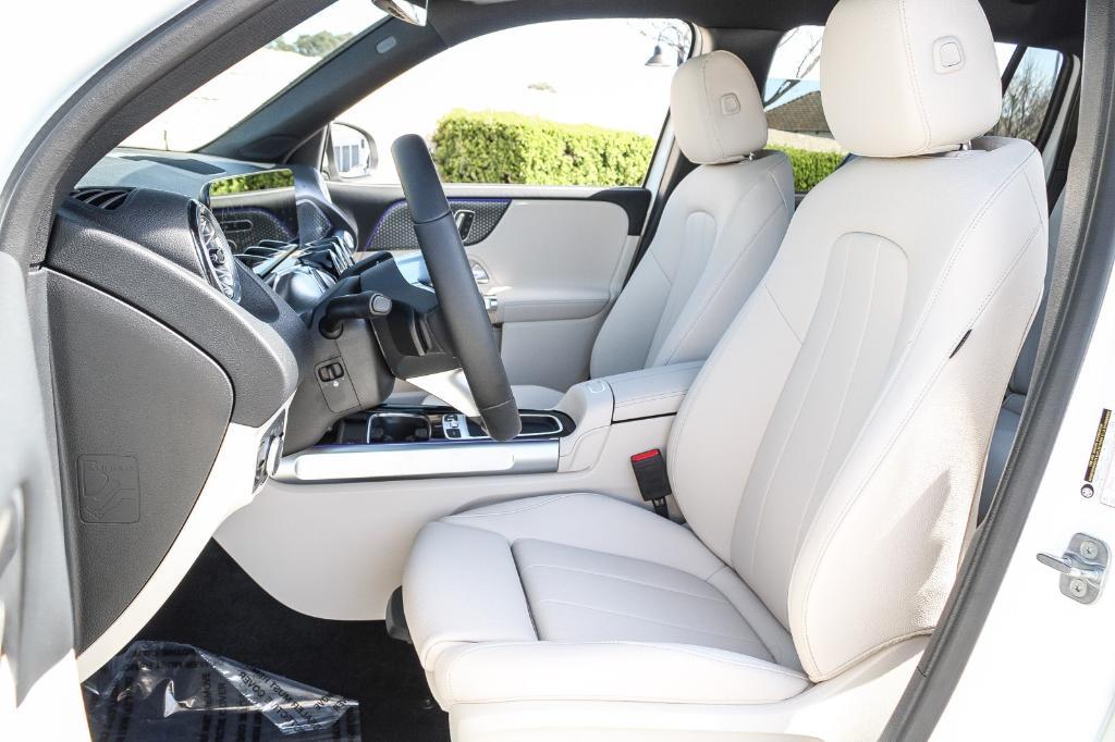 new 2025 Mercedes-Benz GLB 250 car, priced at $49,605