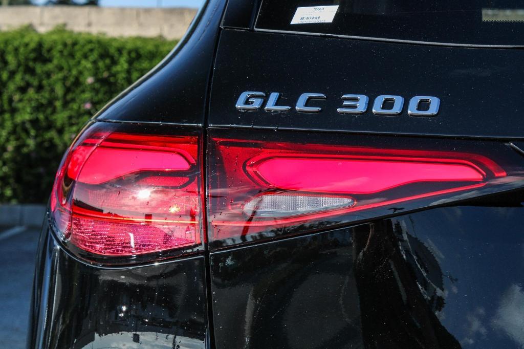new 2025 Mercedes-Benz GLC 300 car, priced at $55,085