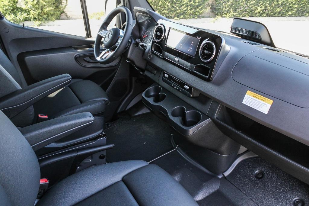 new 2025 Mercedes-Benz Sprinter 2500 car, priced at $68,328