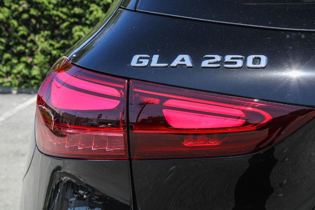 new 2025 Mercedes-Benz GLA 250 car, priced at $47,650