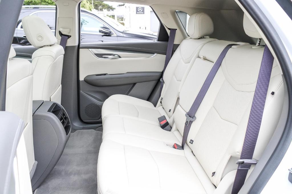 used 2022 Cadillac XT5 car, priced at $33,991
