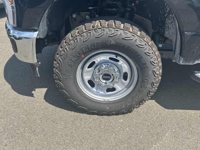 new 2025 Ford F-250 car, priced at $62,440