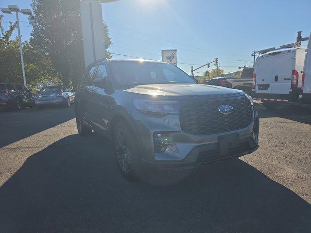 used 2025 Ford Explorer car
