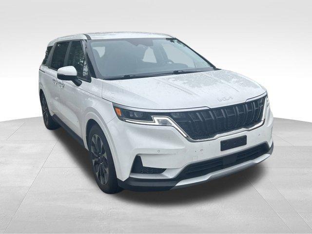 used 2023 Kia Carnival car, priced at $33,990