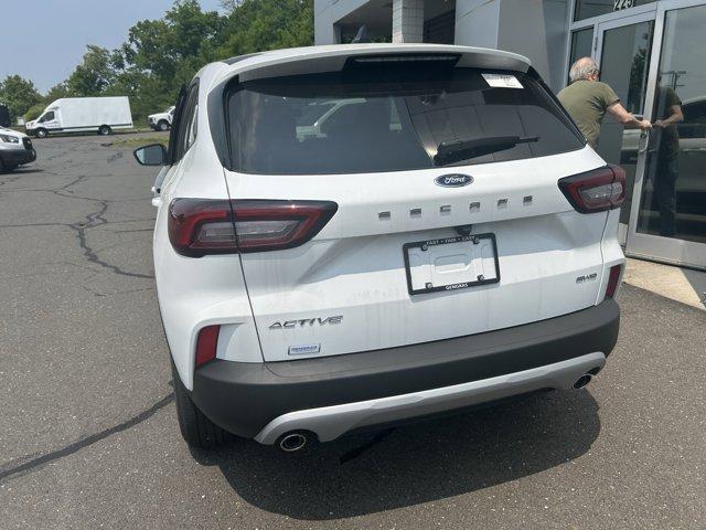 new 2025 Ford Escape car, priced at $33,040