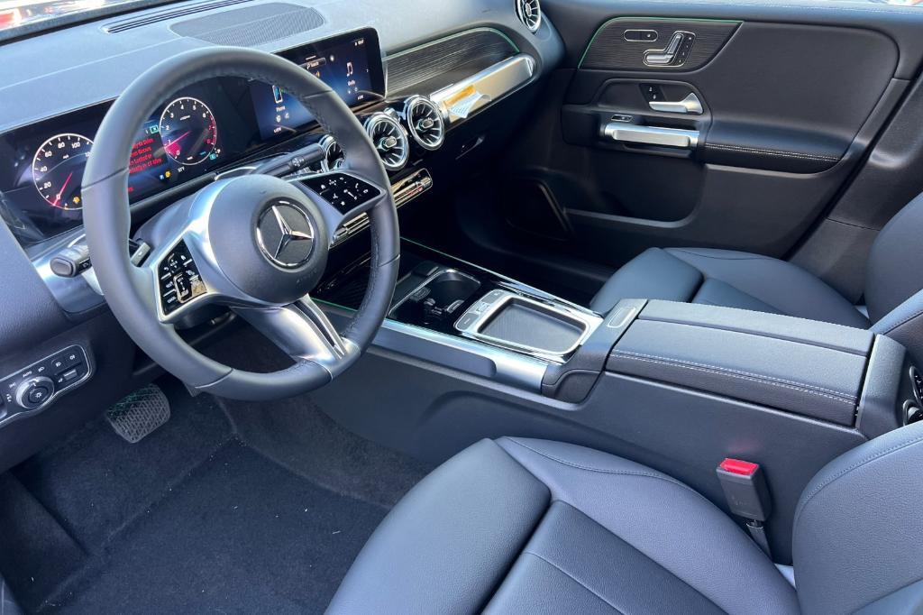 new 2025 Mercedes-Benz GLB 250 car, priced at $49,590