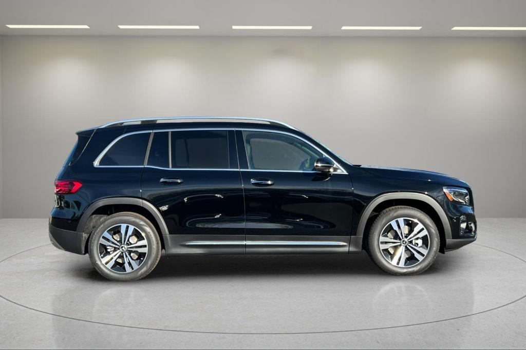 new 2025 Mercedes-Benz GLB 250 car, priced at $49,590