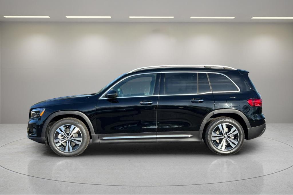 new 2025 Mercedes-Benz GLB 250 car, priced at $49,590