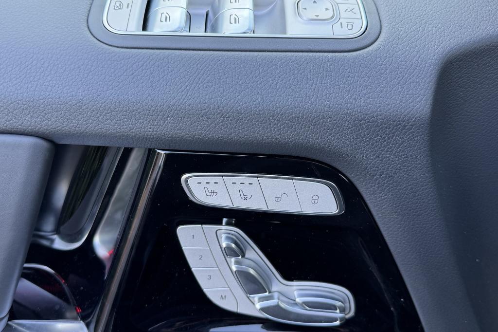 new 2025 Mercedes-Benz G-Class car, priced at $160,385