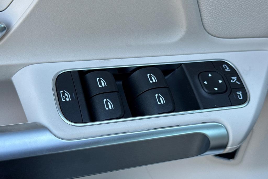 new 2026 Mercedes-Benz GLB 250 car, priced at $48,390