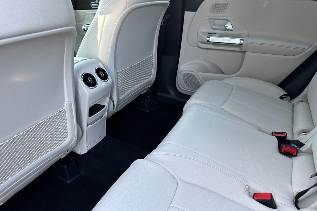 new 2026 Mercedes-Benz GLB 250 car, priced at $48,390