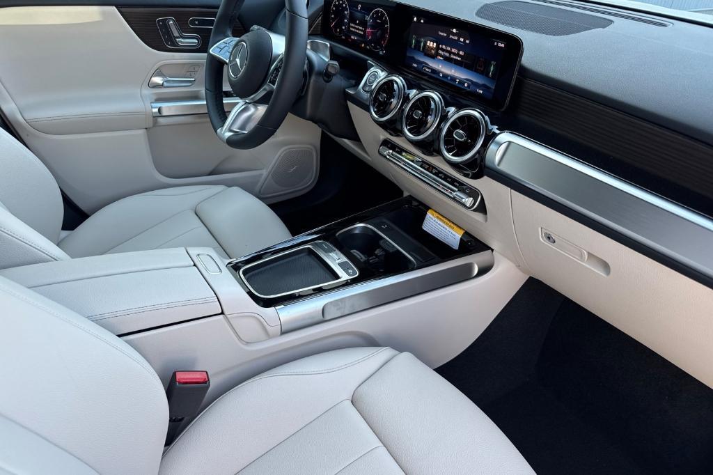 new 2026 Mercedes-Benz GLB 250 car, priced at $48,390