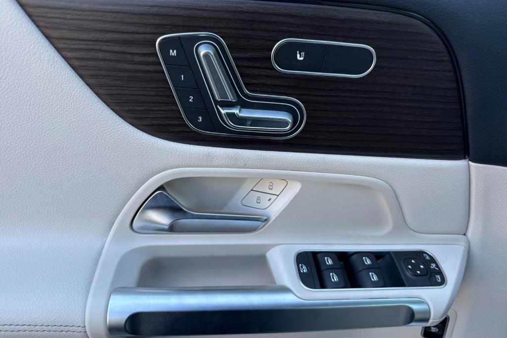 new 2026 Mercedes-Benz GLB 250 car, priced at $48,390