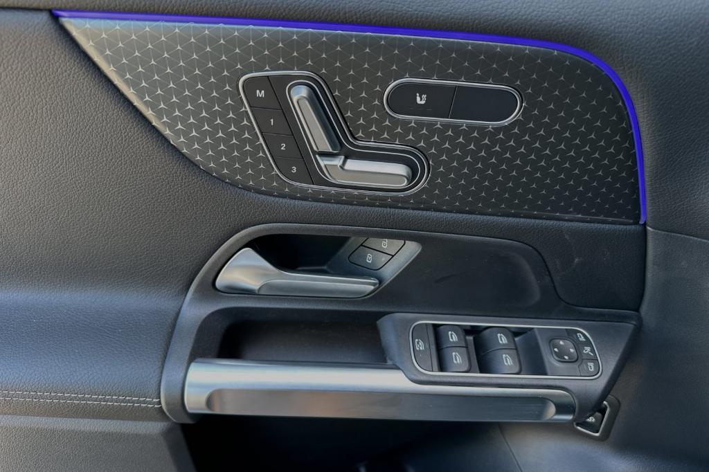 used 2024 Mercedes-Benz GLB 250 car, priced at $37,777