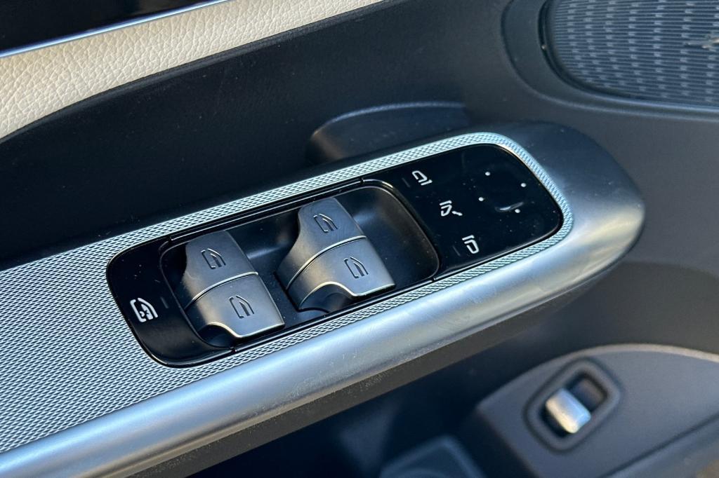 new 2026 Mercedes-Benz GLC 300 car, priced at $59,135